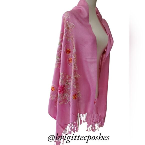 HANDMADE Embroidered Sequined Designed Lavender Shawl - Picture 8 of 13